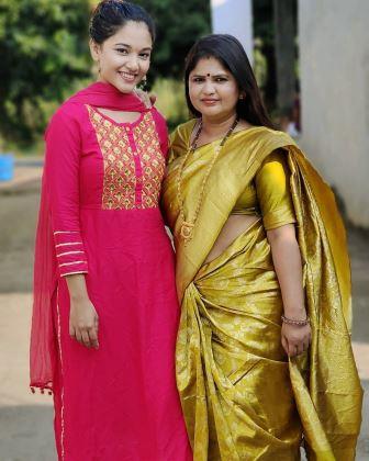Komal Kharat with her Mother