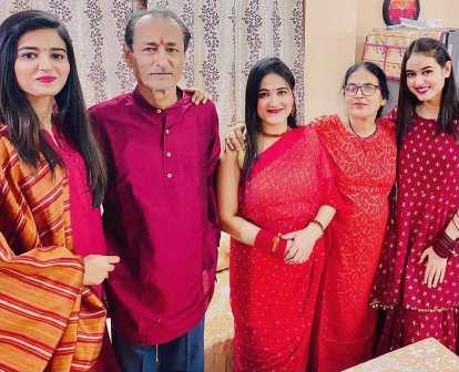 Krati Saini family photo