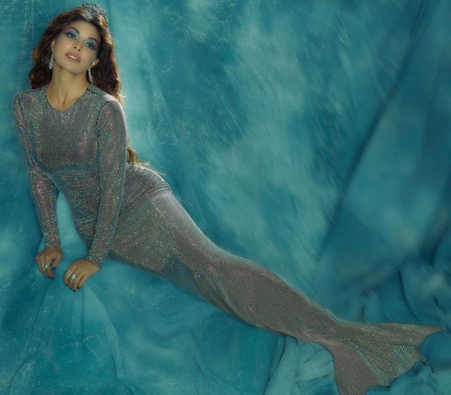 Jacqueline Fernandez Under water shoot