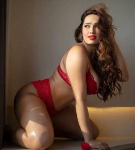 Aditi Mistry Biography, age, height, boyfriend, family, income, net worth..