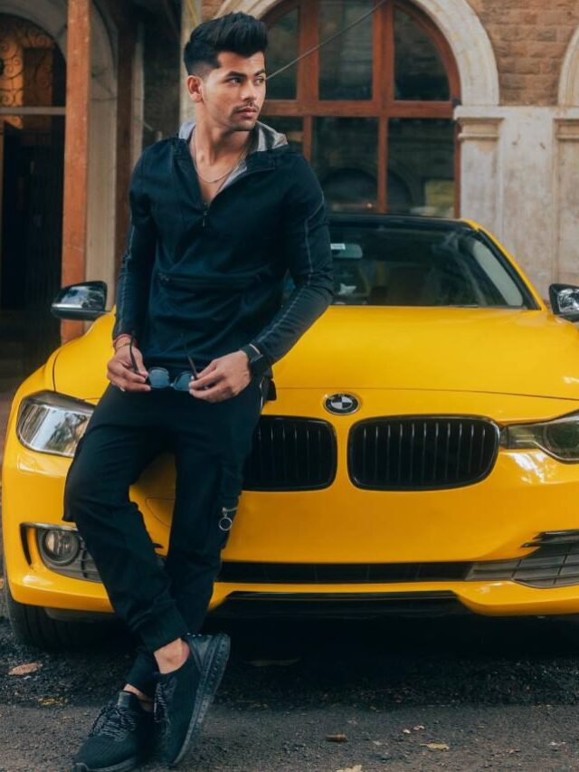 cropped-Siddharth-Nigam-New-BMW-Car.jpg